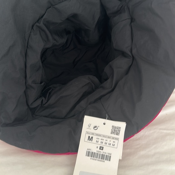 Perfect for spring 🌸Zara reversible hat - Picture 3 of 3